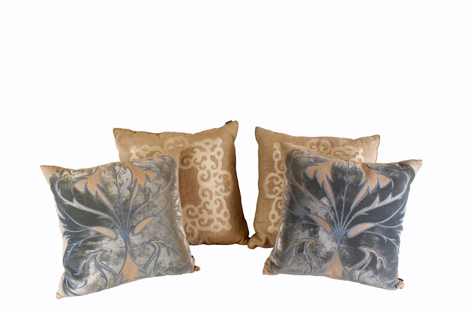 TWO PAIRS OF TRADITIONAL PILLOWS (1 of 7)