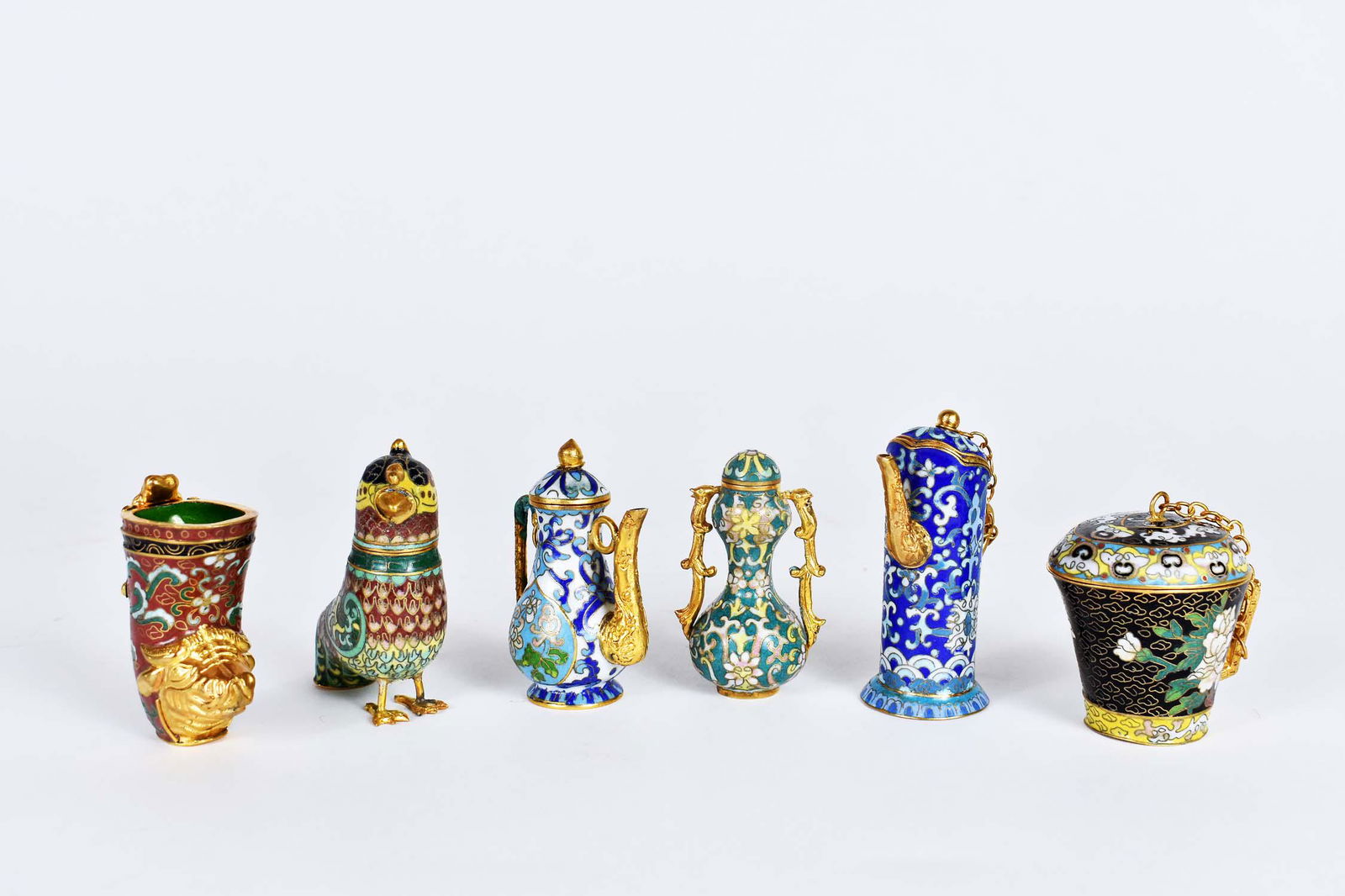 SIX CHINESE MINIATURE CLOISONNE CABINET ITEMS (1 of 8)