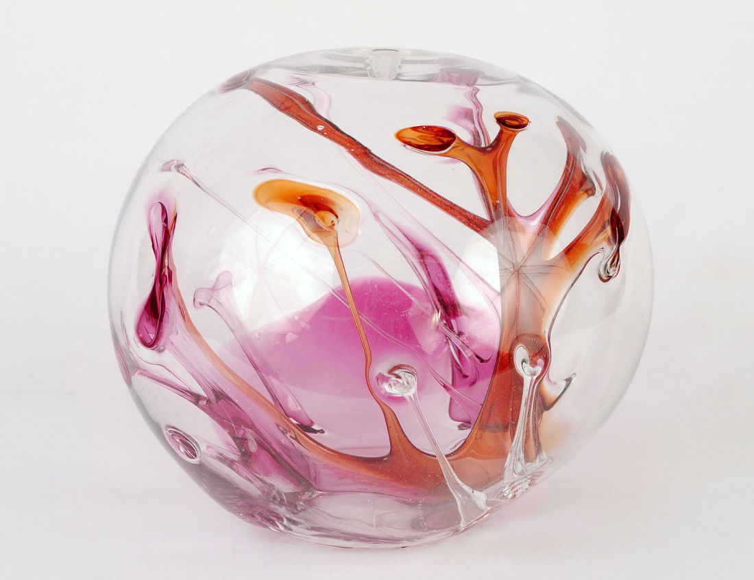 PETER BRAMHALL (American. 20th Century): Glass bowl. Signed Peter Bramhall and dated November 29, 1989. Art Glass. Height 8" (100/150)