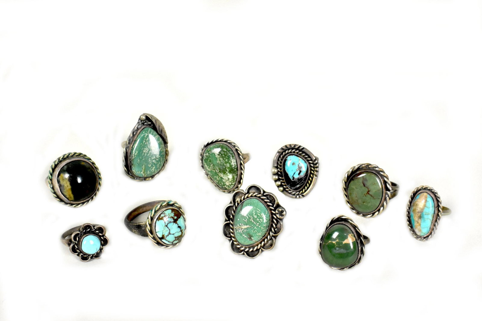 GROUP OF TEN VINTAGE SOUTHWEST NAVAJO TURQUOISE RINGS (1 of 6)