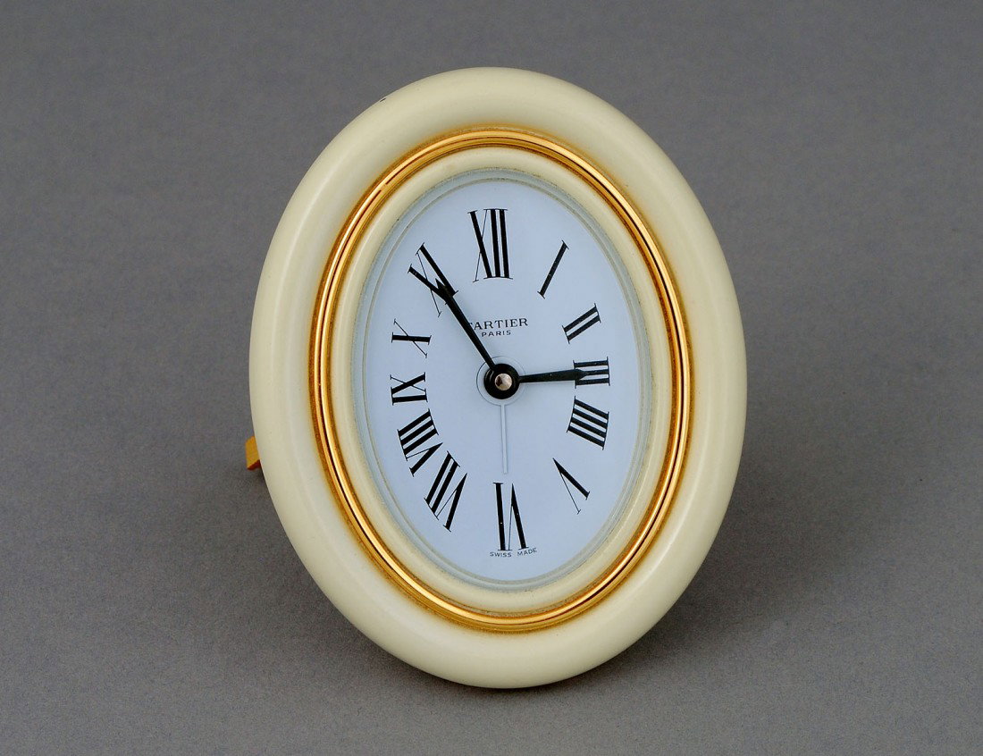 CARTIER DESK CLOCK: Swiss. Case No. 7519 14630. Height 3 1/2". (300/400)