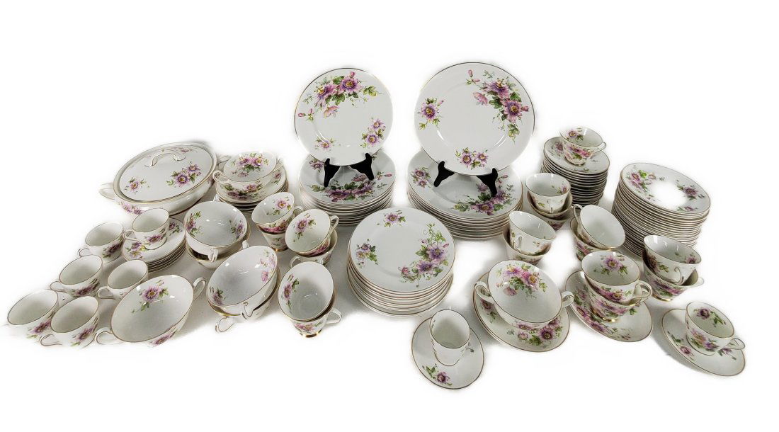 132 Piece Royal Doulton Passion Flower China Service (1 of 7)