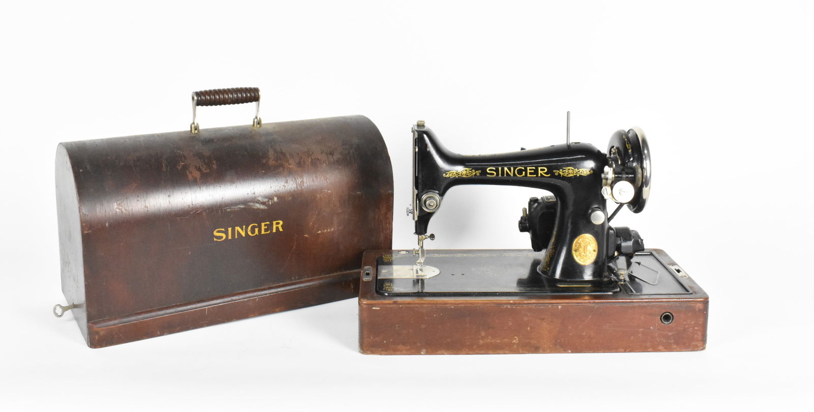 Antique Singer Sewing Machine: Antique Singer Sewing Machine