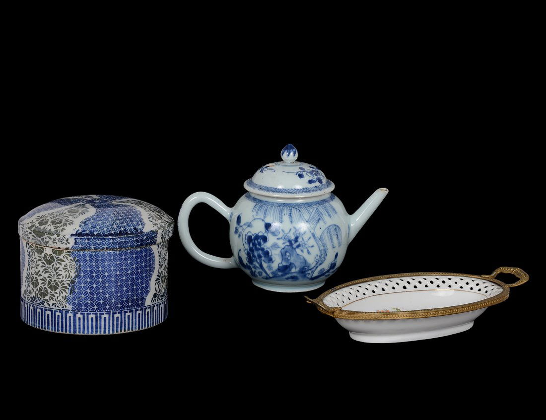 GROUP OF THREE ASSORTED PORC. TABLE ARTICLES: Comprising: German Schumann porcelain dish, Chinese blue and white tea pot and a Japanese cylindrical box and cover. (100/150)