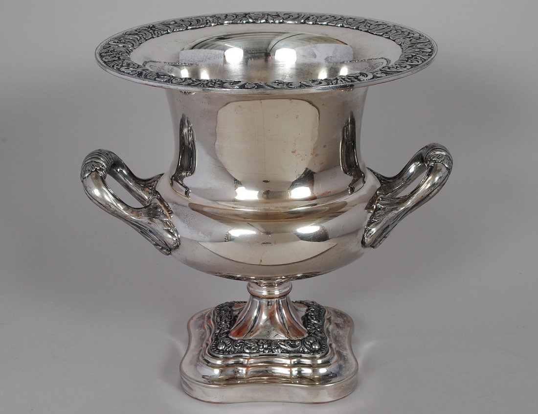GEORGIAN STYLE SILVER PLATED WINE COOLER: Of campana form. Height 11". (200/300)