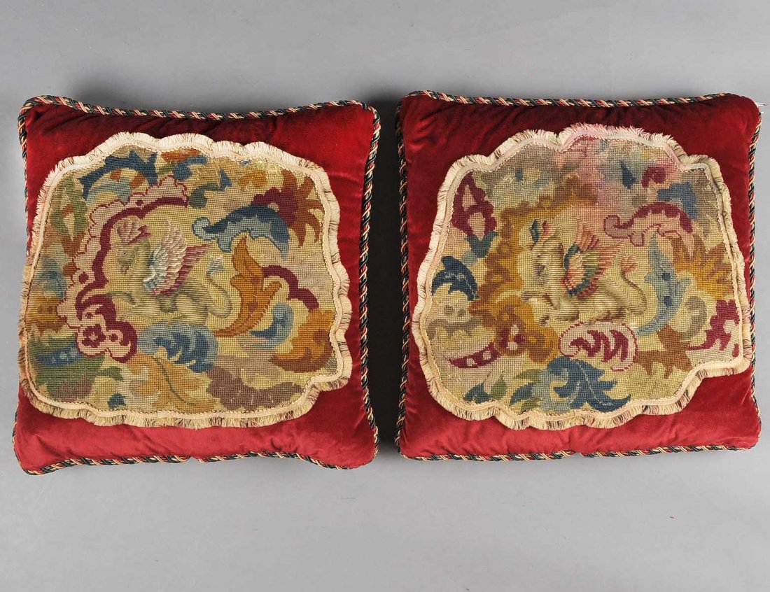 PAIR OF VELVET AND NEEDLEPOINT DECORATIVE PILLOWS: 19th Century. (150/200)