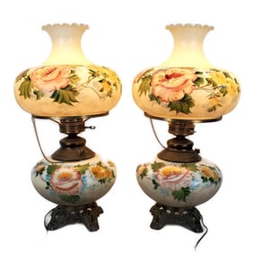 Rare Matching Pair of Tall American Late 19th Century Gone with the Wind Oil Lamps with hand painted