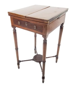 Antique English Sheraton Style Mahogany Games Table, 19th Century, flip-top opens to green felt