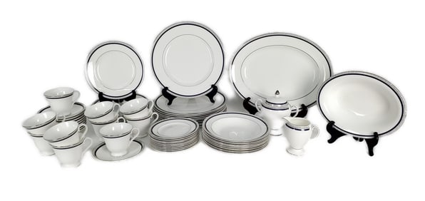 Wedgwood Bone China Service for Eight in the Seville Pattern, 20th Century,