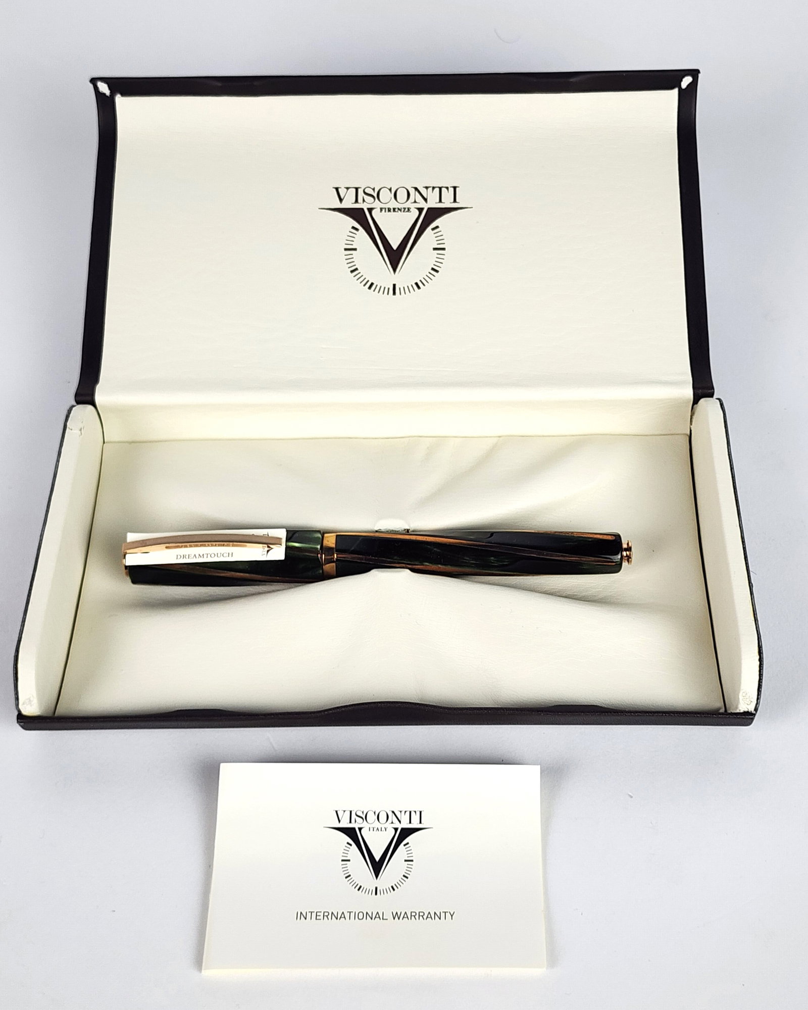 A Viscounti Dreamtouch Fountain Pen with a 23K gold plated nib, with presentation box.: A Viscounti Dreamtouch Fountain Pen with a 23K gold plated nib, with presentation box.