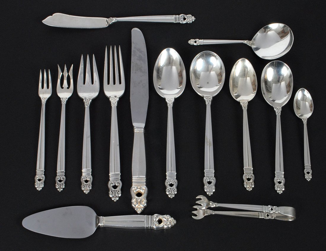ONE HUNDRED, TEN PIECE ASSEMBLED STERLING SILVER PART F: American. Maker: International. In the "Royal Danish" pattern. Comprising: nineteen dinner knives, eight dinner forks, eight salad forks, six seafood cocktail forks, six soup spoons, eight tea spoons,