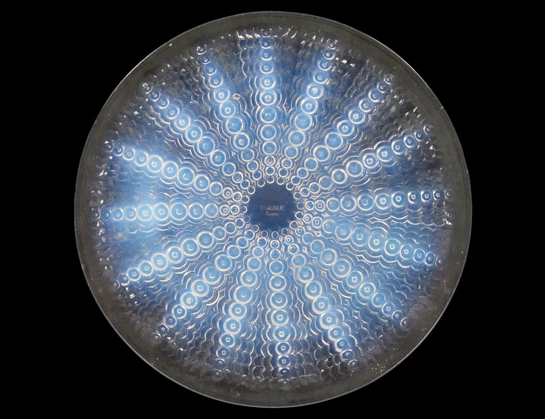 R. LALIQUE OPALEXCENT GLASS "OURSINS" PLATE: French. Circa 1935. Acid stamped R. Lalique, France. Diameter 10 3/4". (600/800) Literature: R. Lalique by Felix Marcilhac, Page 722, Plate No. 10-3041.