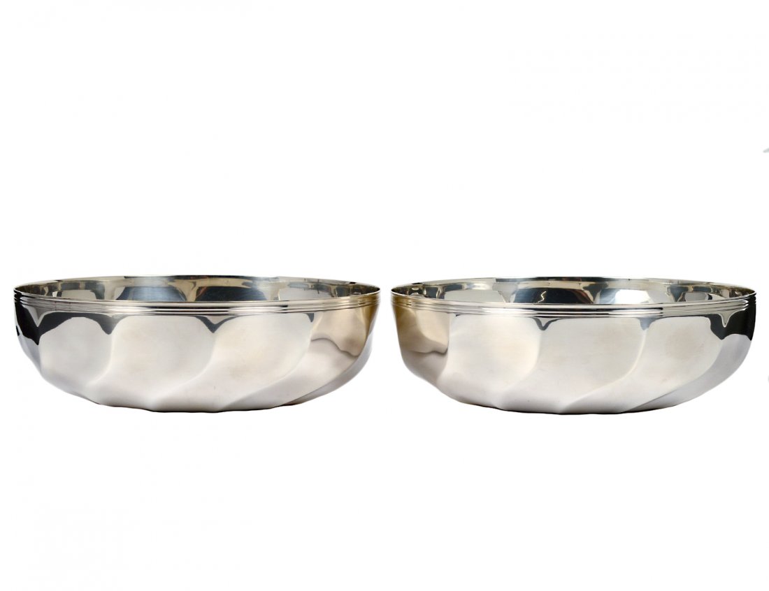 PAIR OF CHRISTOFLE SILVER PLATED BOWLS: French. Each with spiral fluted body. Diameter 6 ¾”. (200/300)