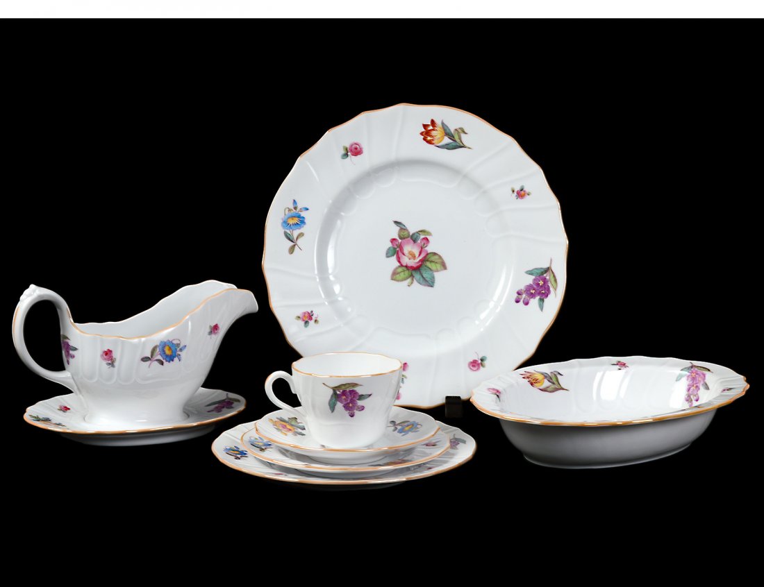 FIFTY-NINE PIECE SPODE PORCELAIN PART DINNER SERVICE: English. Circa 1920. Printed factory mark and gilt Y6845. Comprising: twelve dinner plates, eleven salad plates, twelve bread and butter plates, eleven cups and saucers, open vegetable bowl and sauce 