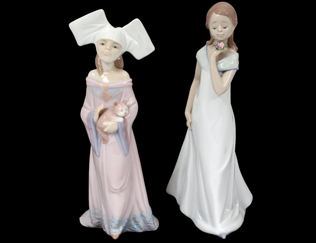 TWO LLADRO PORCELAIN FIGURES OF GIRLS: Spanish. Heights 8 3/4" and 9". (100/150)