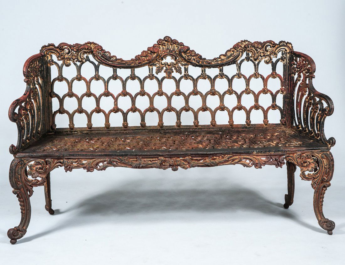 VICTORIAN CAST IRON GARDEN BENCH: Length 61 1/4". (600/800)
