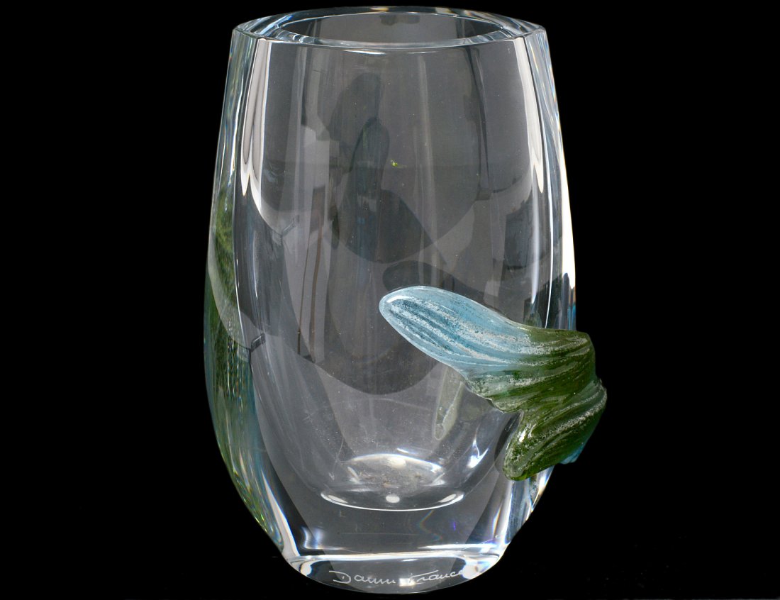 DAUM CRYSTAL VASE: French. Signed Daum, France. Height 7 1/2". (200/300)