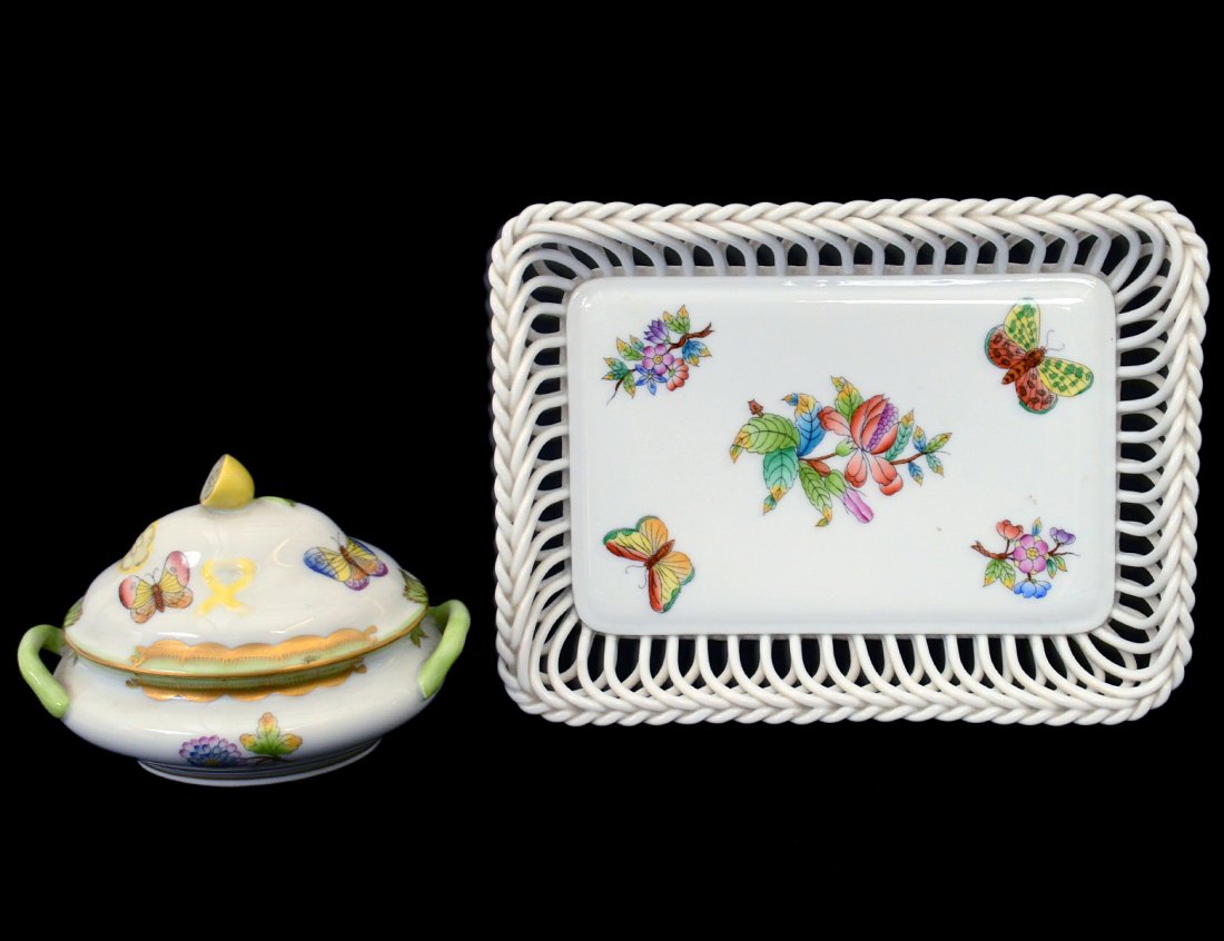 TWO HEREND PORCELAIN TABLE ARTICLES: Hungarian. Comprising: a miniature tureen and cover and a tray with lattice-work gallery. Length of tray 8 Â¼â€. (80/100)