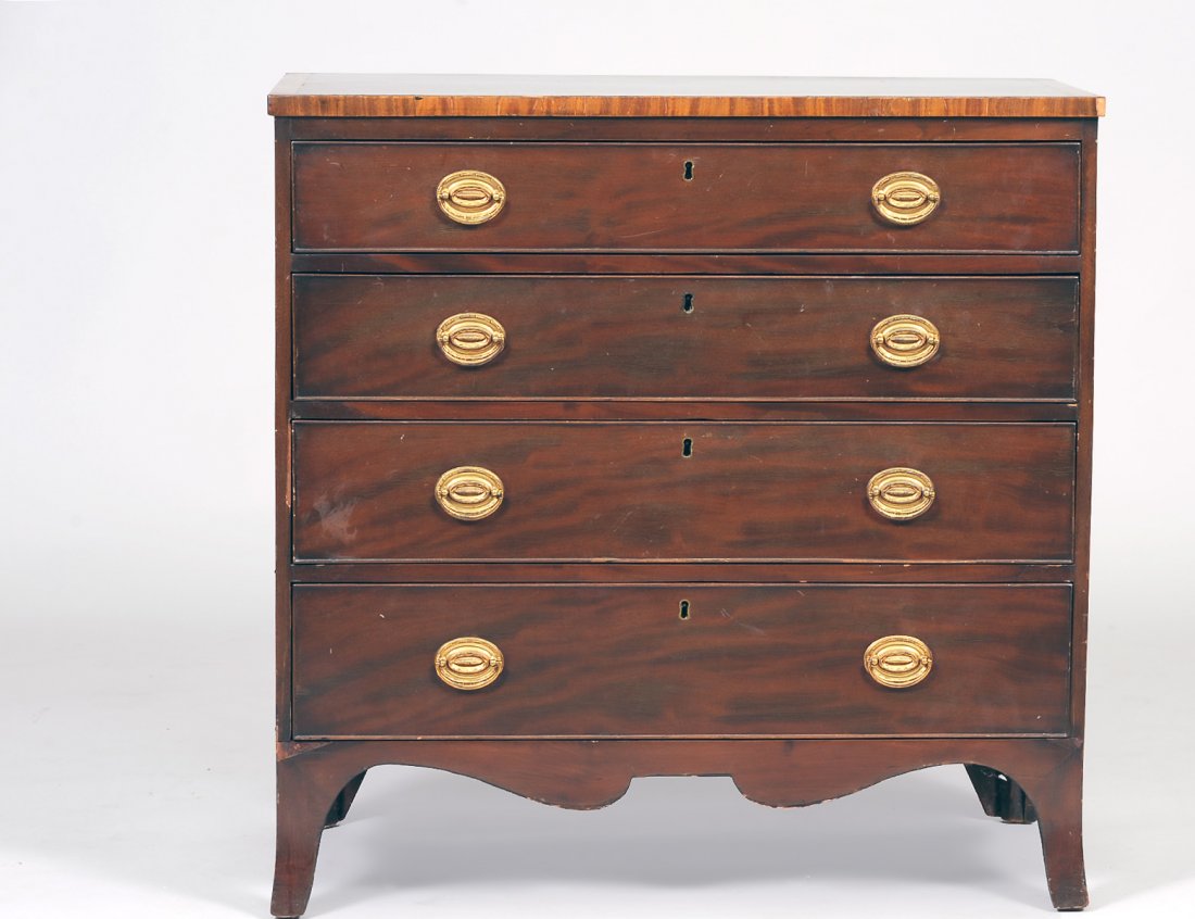 GEORGIAN STYLE MAHOGANY CHEST OF DRAWERS (1 of 3)