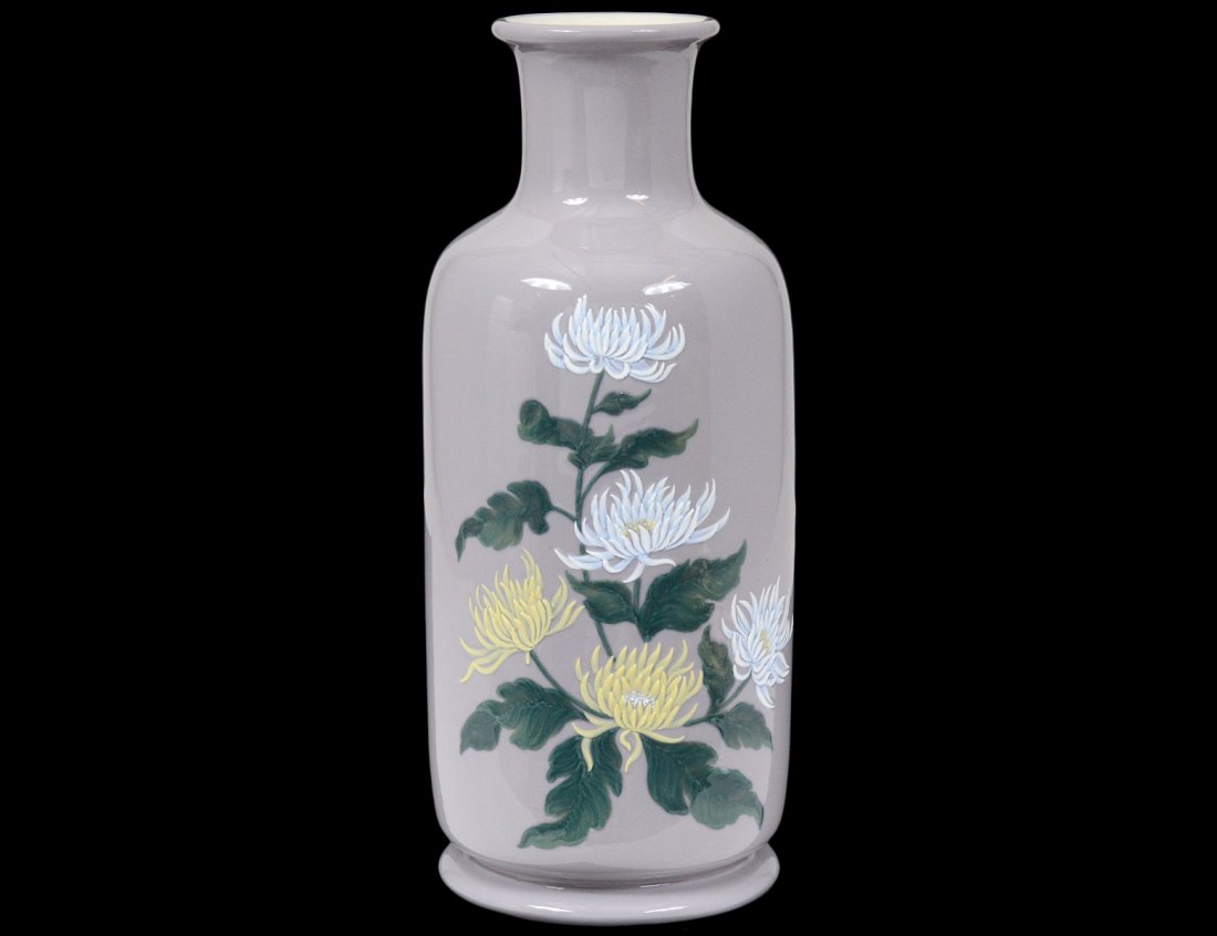 LLADRO PORCELAIN VASE (1 of 1)