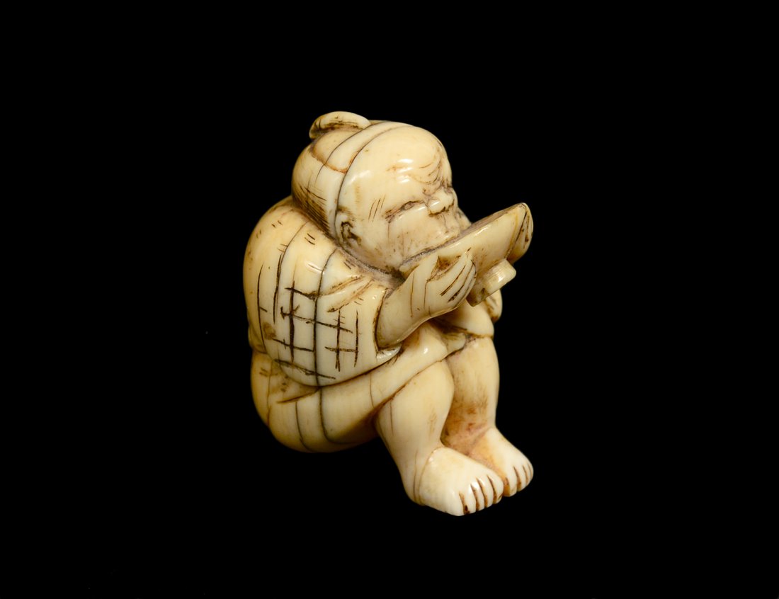 CARVED IVORY NETSUKE (1 of 7)