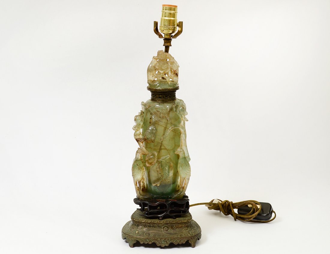 CARVED GREEN QUARTZ VASE AND COVER (1 of 5)