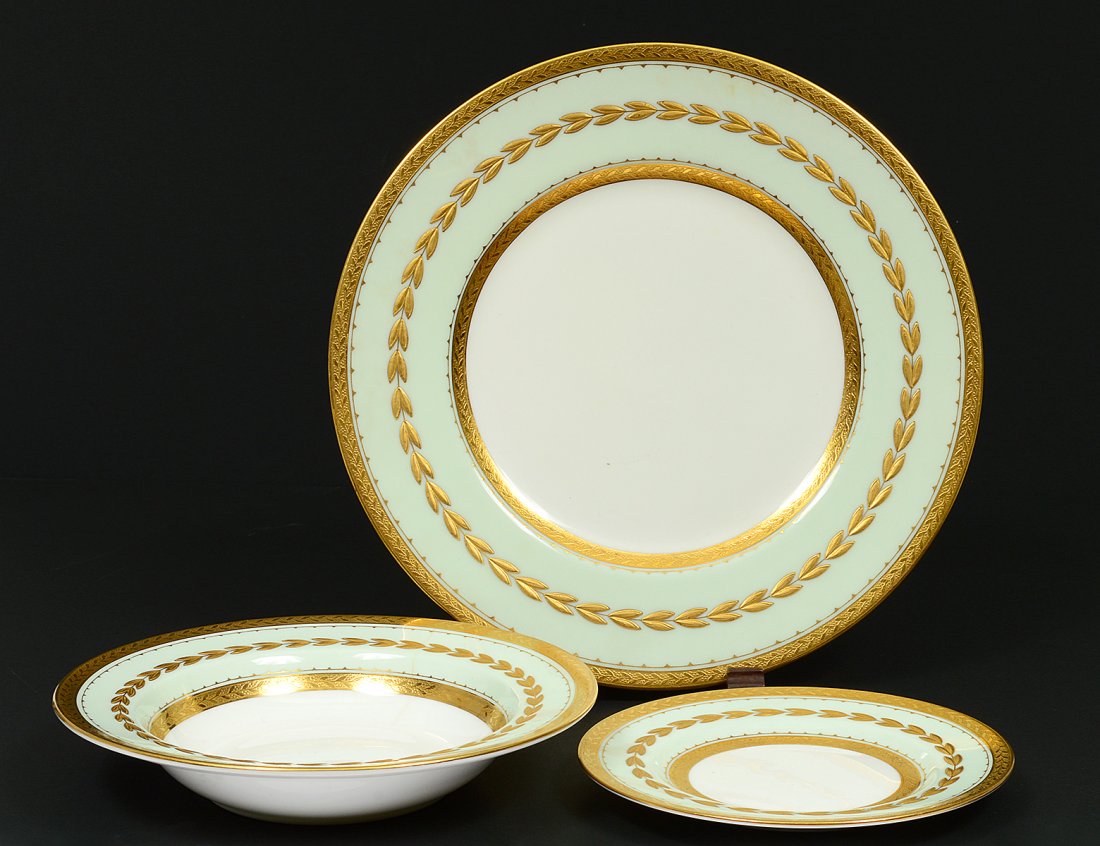 FORTY-ONE PIECE MINTONS PORCELAIN DINNER SERVICE (1 of 4)