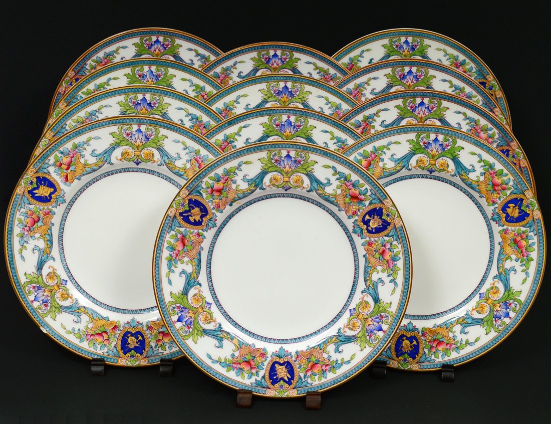 SET OF TWELVE ROYAL WORCESTER PORCELAIN SERVICE PLATES (1 of 4)