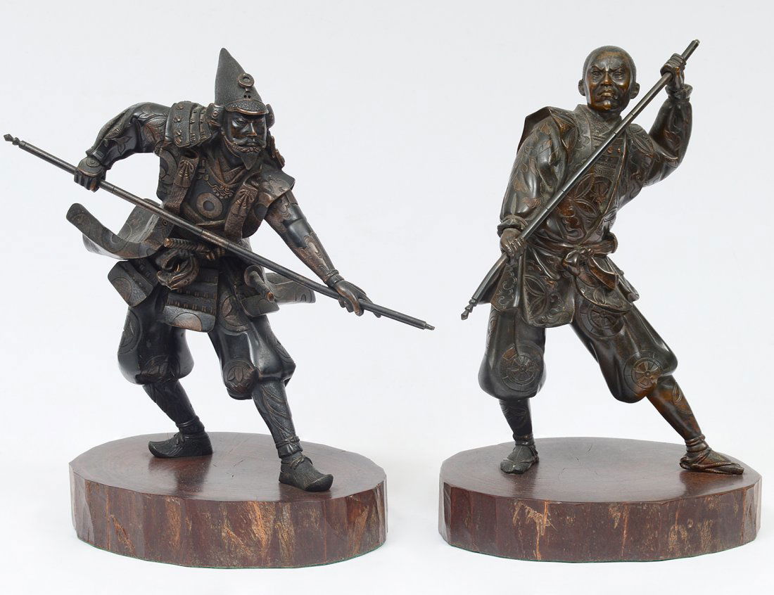 PAIR OF MEIJI-STYLE PATINATED BRONZE SAMURAI (1 of 8)