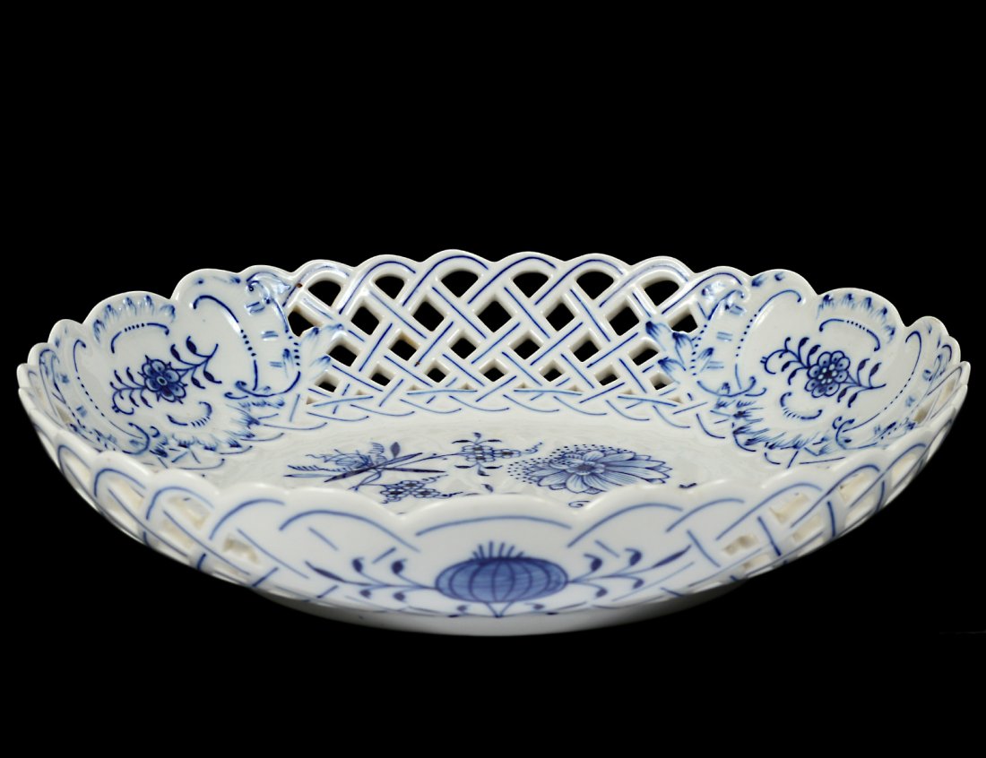 MEISSEN PIERCED PORCELAIN BOWL (1 of 3)