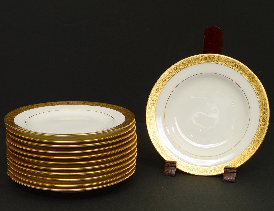 SET OF TWELVE MINTONS PORCELAIN BREAD AND BUTTER PLATES (1 of 2)