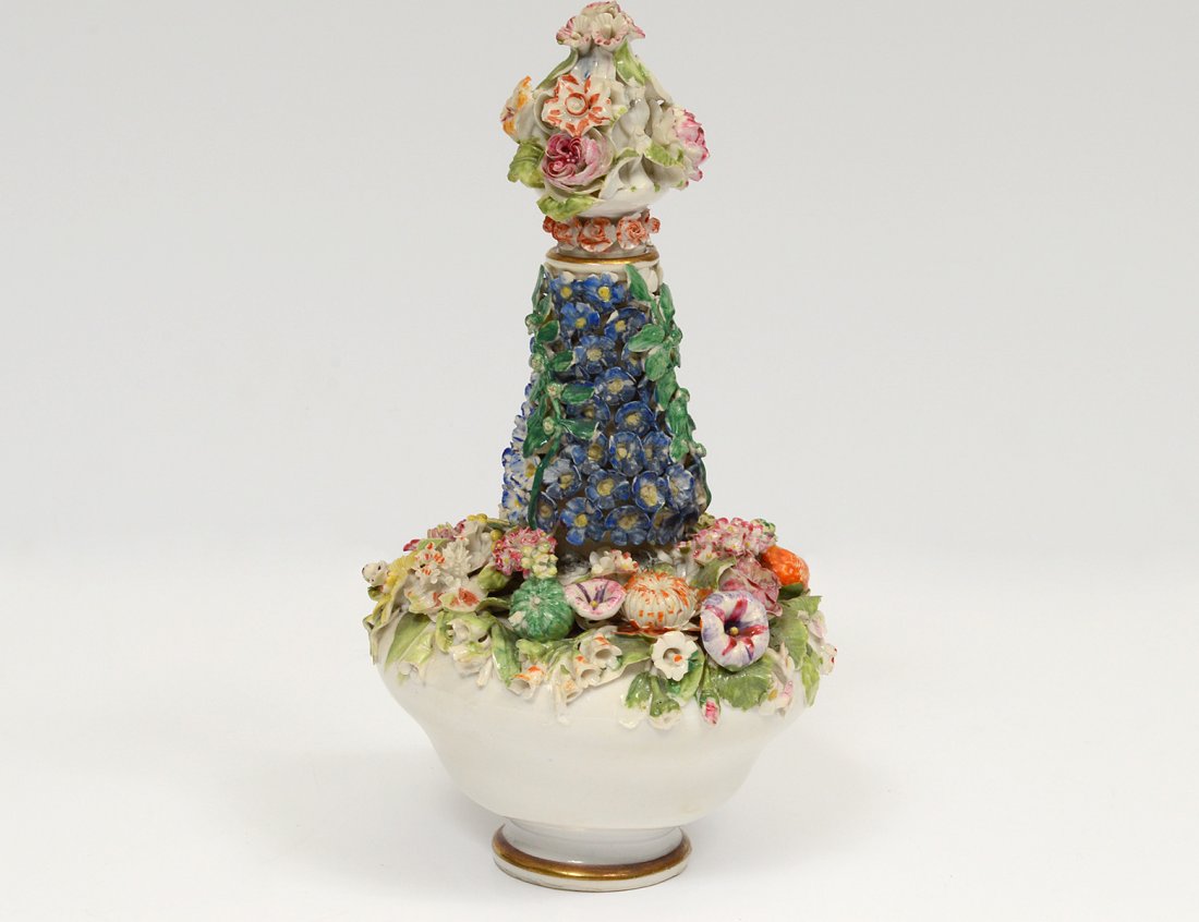 CONTINENTAL PORCELAIN SCENT BOTTLE (1 of 7)