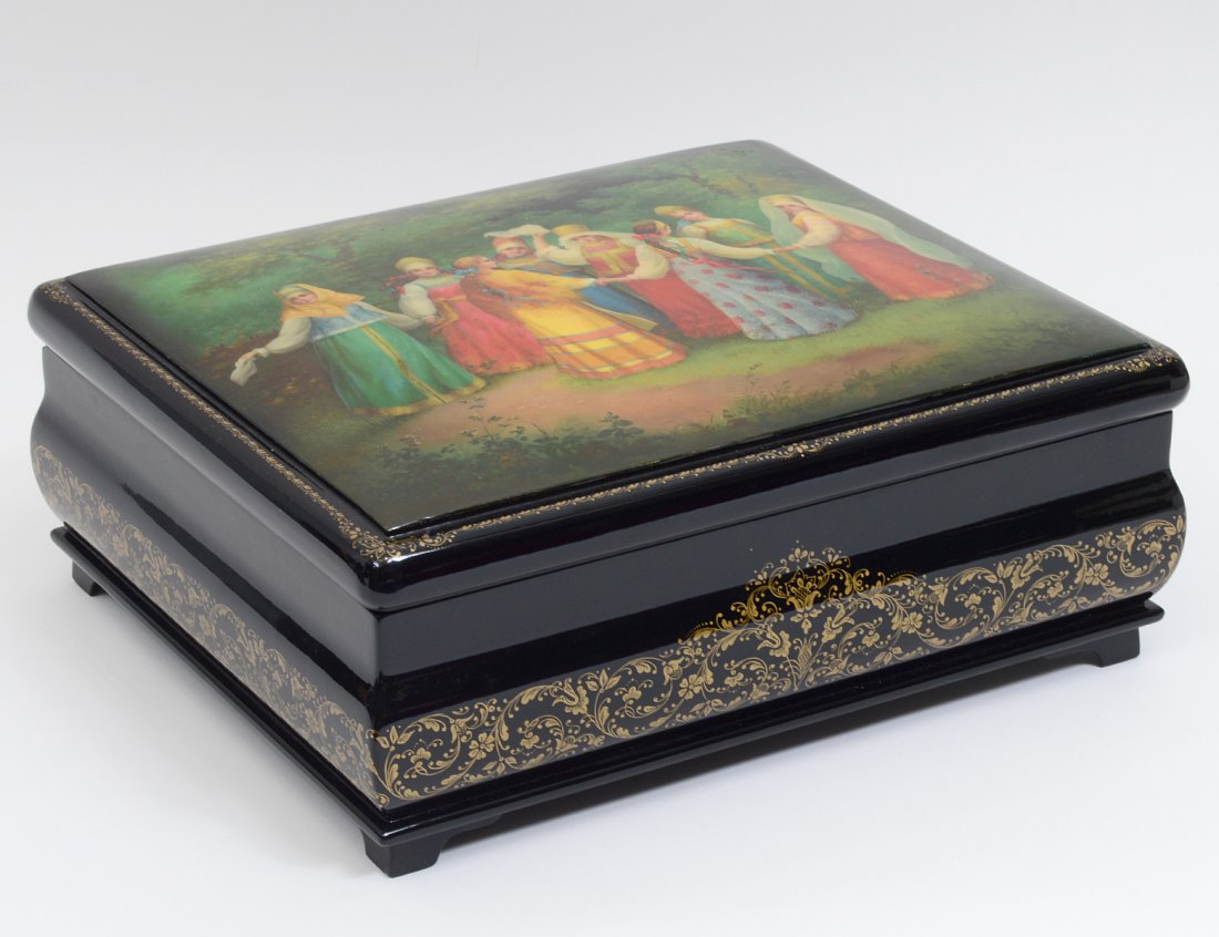 RUSSIAN LACQUER BOX (1 of 5)