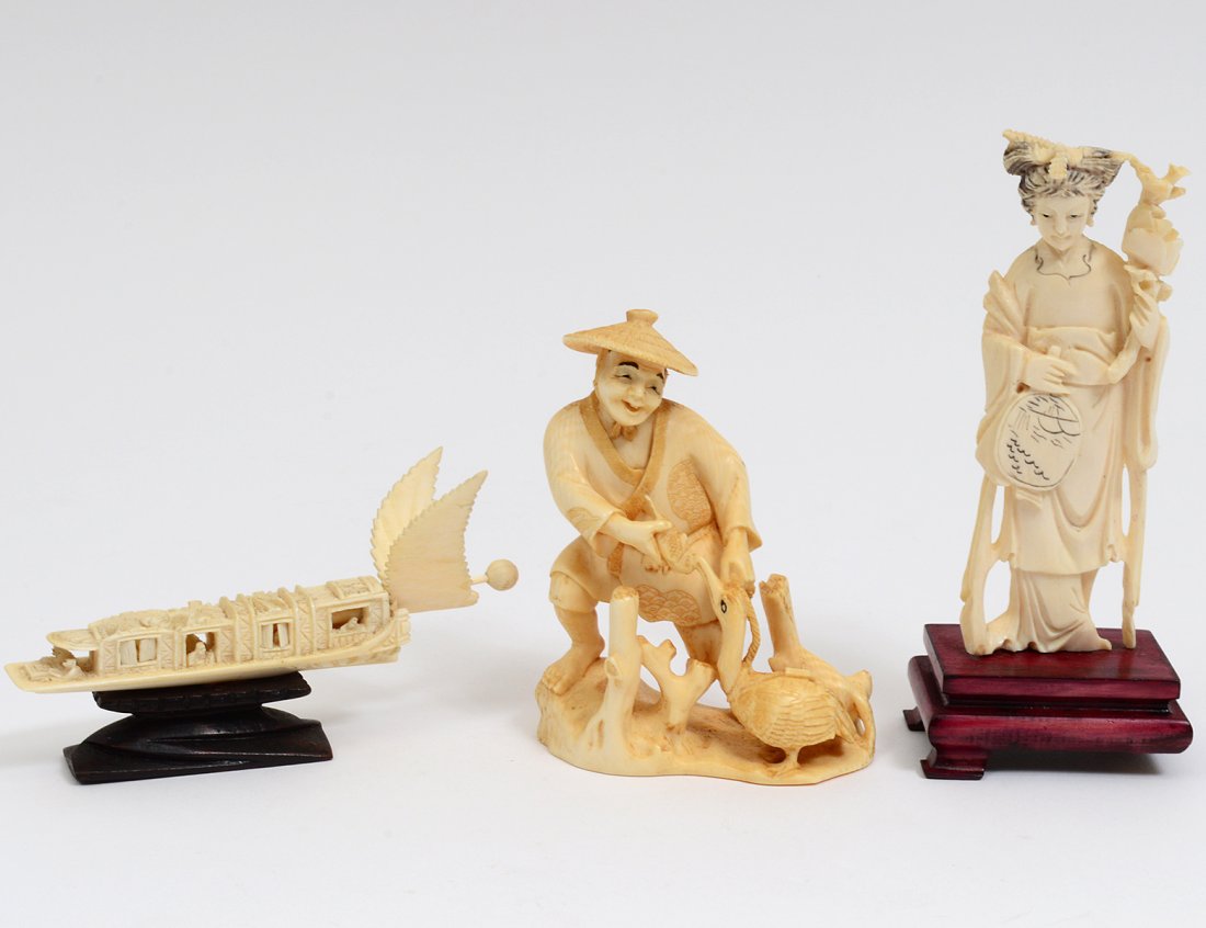 GROUP OF THREE CARVED IVORY ARTICLES (1 of 6)