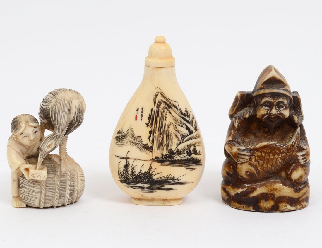 GROUP OF THREE CARVED IVORY ARTICLES (1 of 9)