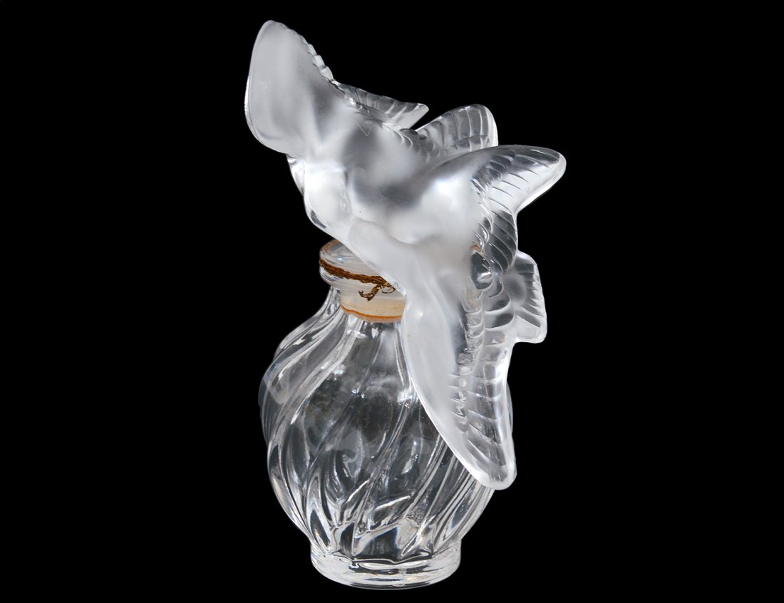 LALIQUE "DOUBLE DOVE" CRYSTAL PARFUME BOTTLE (1 of 4)