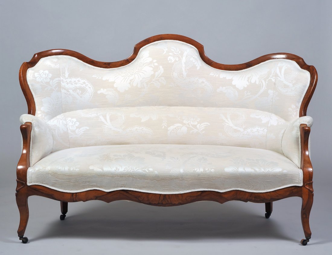 VICTORIAN WALNUT SOFA (1 of 4)
