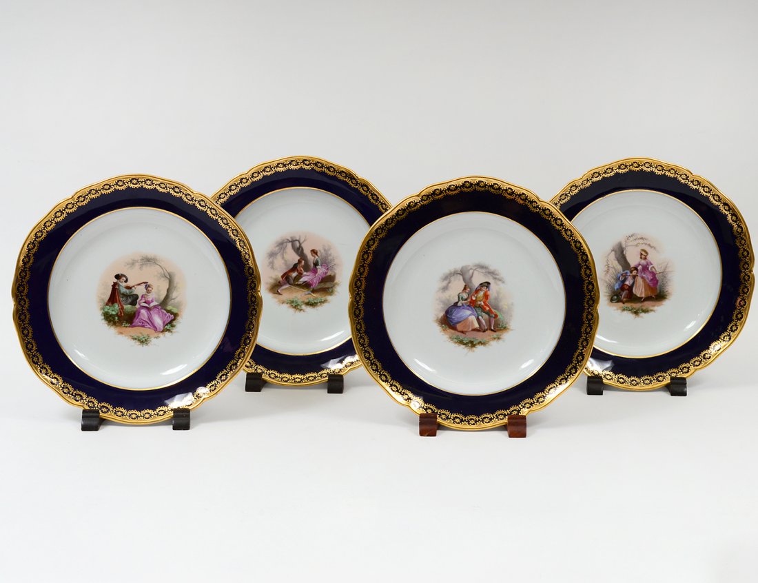 SET OF FOUR ROYAL BERLIN PORCELAIN SOUP PLATES (1 of 6)