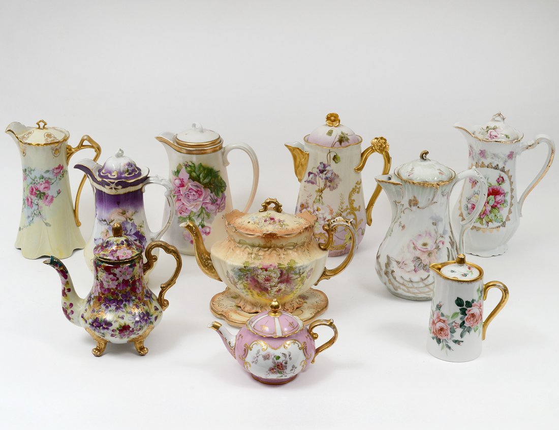 GROUP OF TEN ASSORTED PORCELAIN TEA POTS AND JUGS (1 of 10)