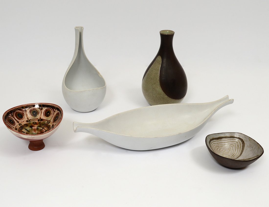 TWO GUSTAVSBERT WHITE STONEWARE BOWLS (1 of 2)