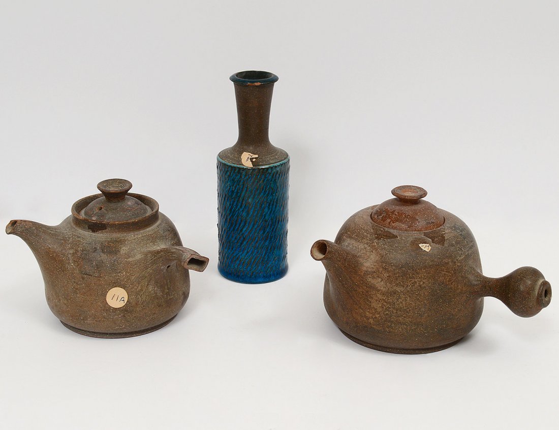 GROUP OF THREE KAHLE ART POTTERY ARTICLES (1 of 3)