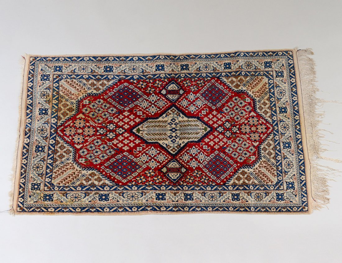 PERSIAN PART SILK ISPHAHAN RUG (1 of 4)