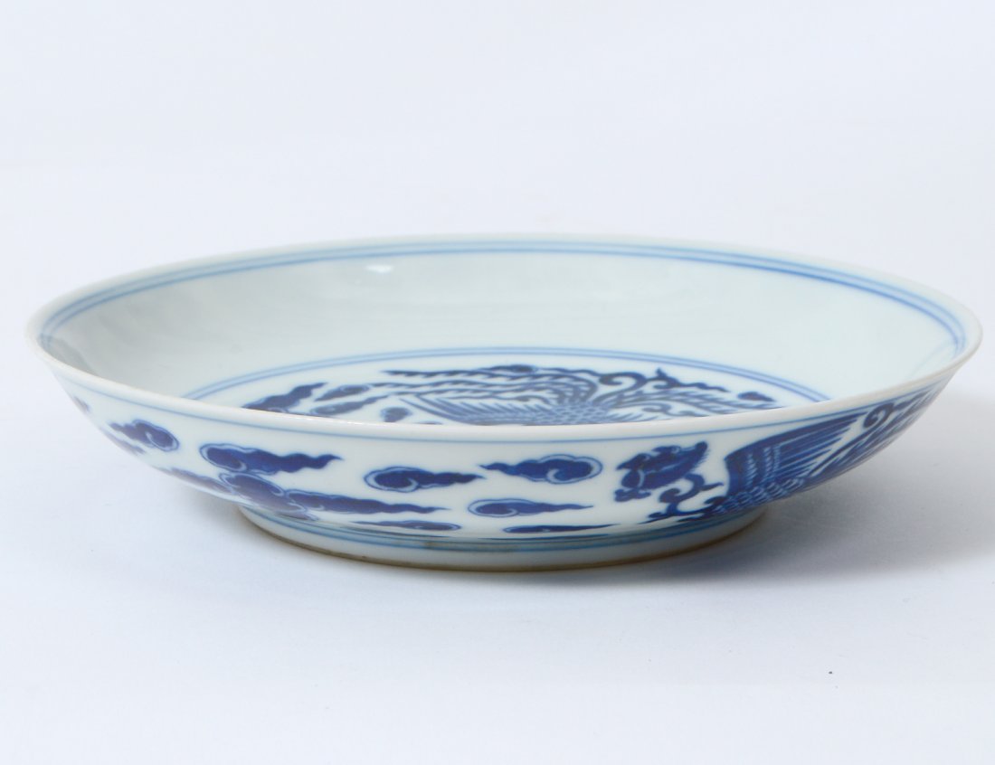 FINE BLUE AND WHITE PORCELAIN SHALLOW DISH (1 of 4)