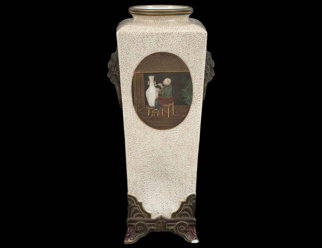 FINE ROYAL WORCESTER PORCELAIN VASE (1 of 5)