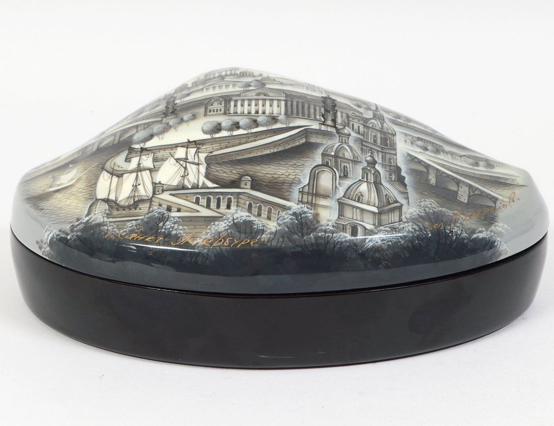RUSSIAN PAINTED ABALONE SHELL AND LACQUER COVERED BOX (1 of 8)
