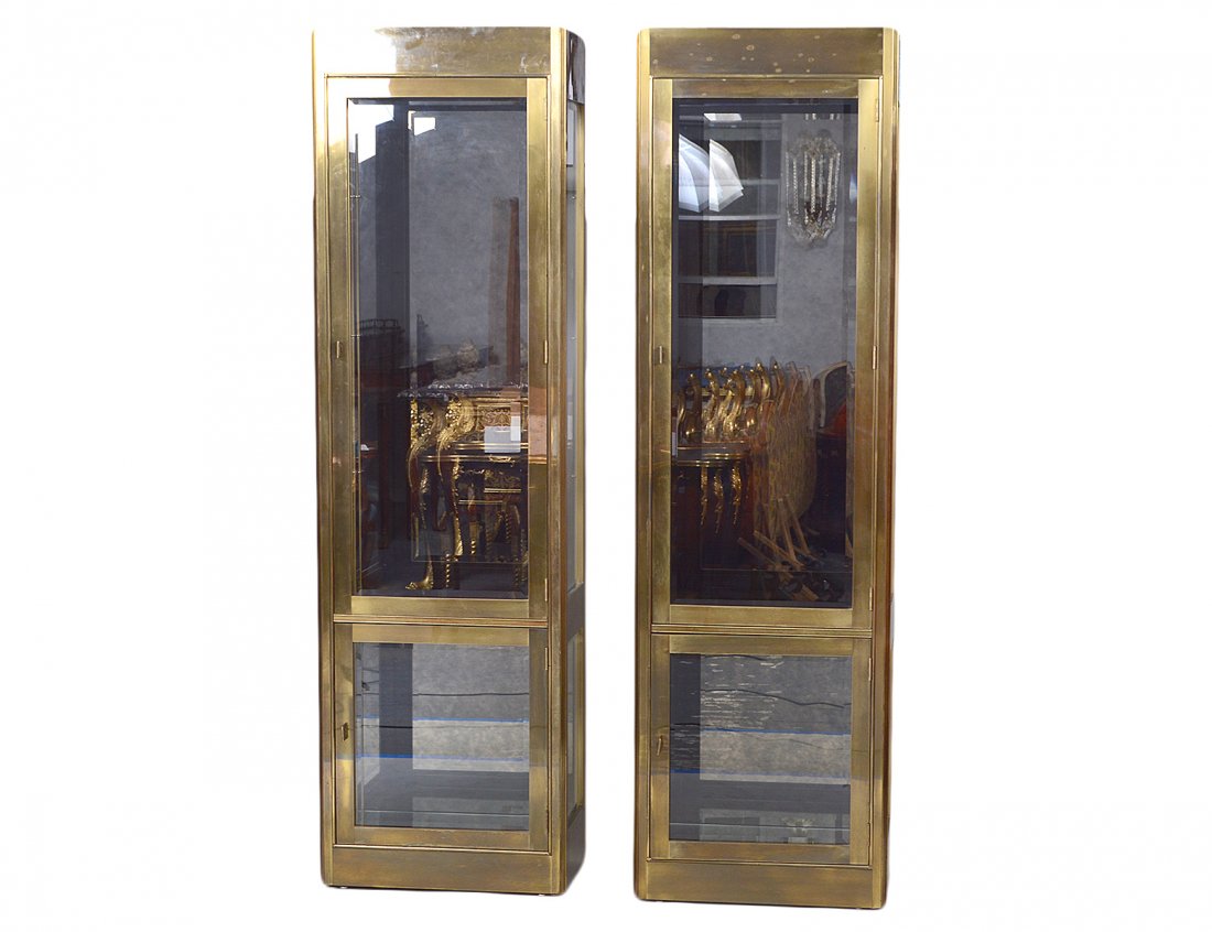 PAIR OF MASTERCRAFT BRASS VITRINE CABINETS (1 of 3)