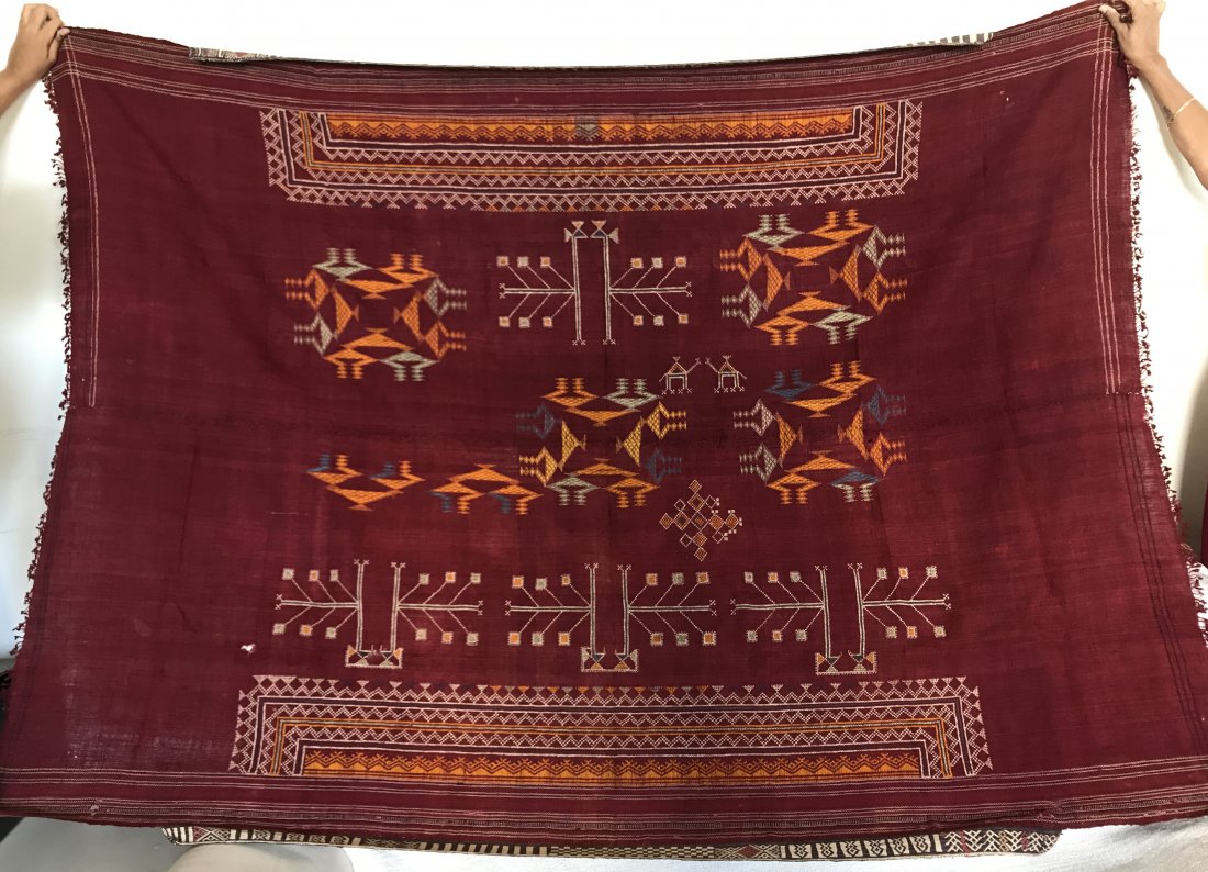 Old Bishnoi Wool Shawl Odhana Rajasthan: Old Bishnoi Shekhawati Wedding Odhana Shawl Beautiful naive motifs of flowers, camels and peacocks. Excellent borders on both sides In need of tender loving care - some tears and repairs present. Esti