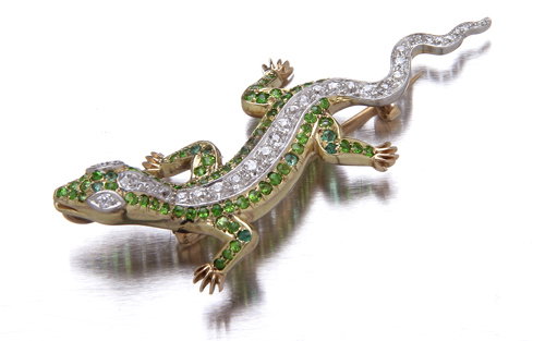 Diamond and dementoid garnet salamander brooch, 18K