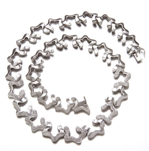 Modern white gold and diamond necklace, 19K with a