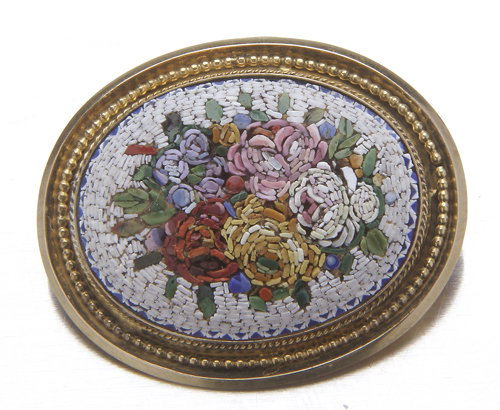 Mid-Nineteeth Century micromosaic brooch in 18K ye